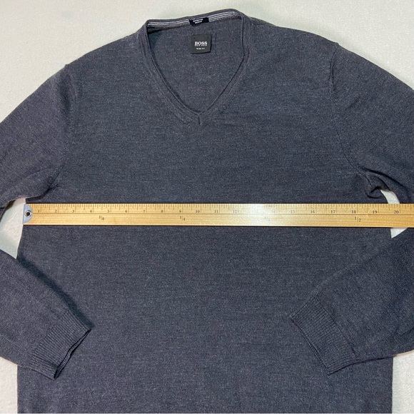 BOSS HUGO BOSS Men's Slim Fit Extrafine Merino Wool V-Neck Sweater Dark Gray M - Picture 11 of 12
